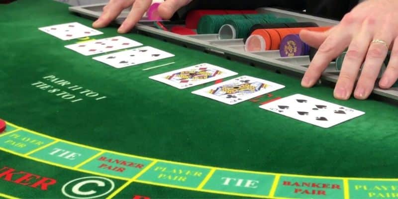 Cách tính xác suất thắng khi chơi các thế bài Baccarat